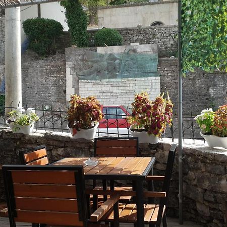 Silver Hill Guesthouse Gjirokaster Luaran gambar