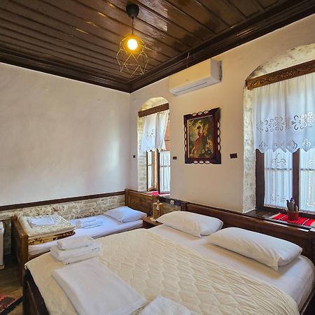 Silver Hill Guesthouse Gjirokaster Luaran gambar