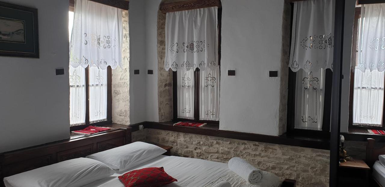 Silver Hill Guesthouse Gjirokaster Luaran gambar