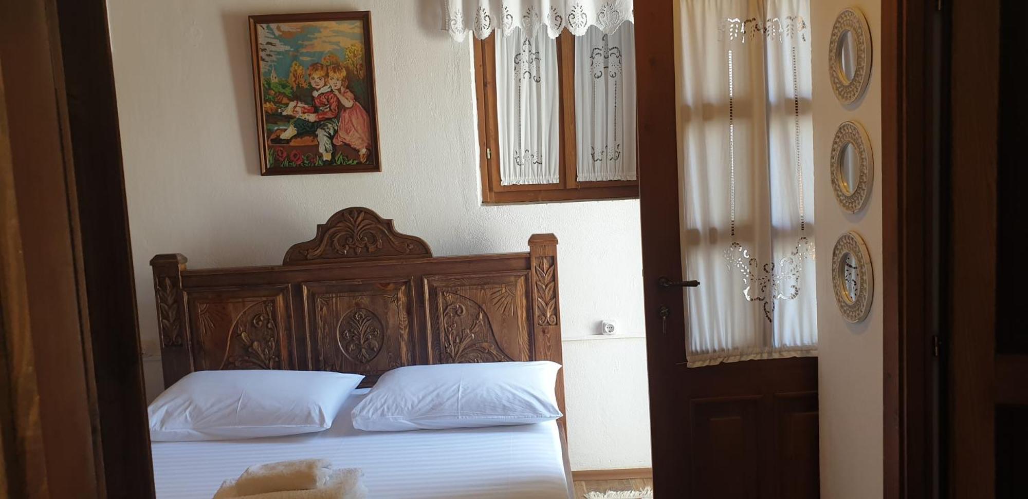 Silver Hill Guesthouse Gjirokaster Bilik gambar