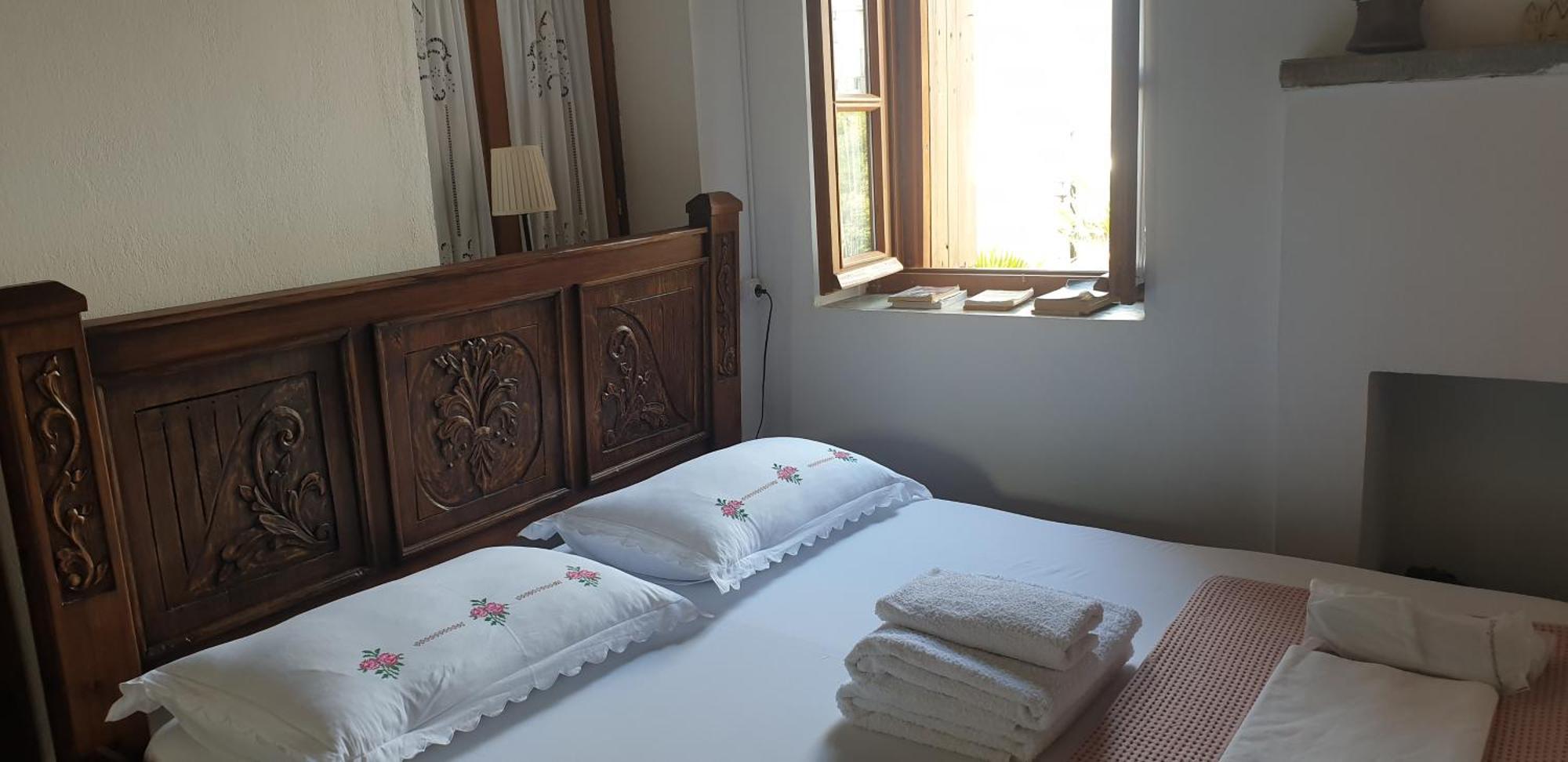 Silver Hill Guesthouse Gjirokaster Bilik gambar