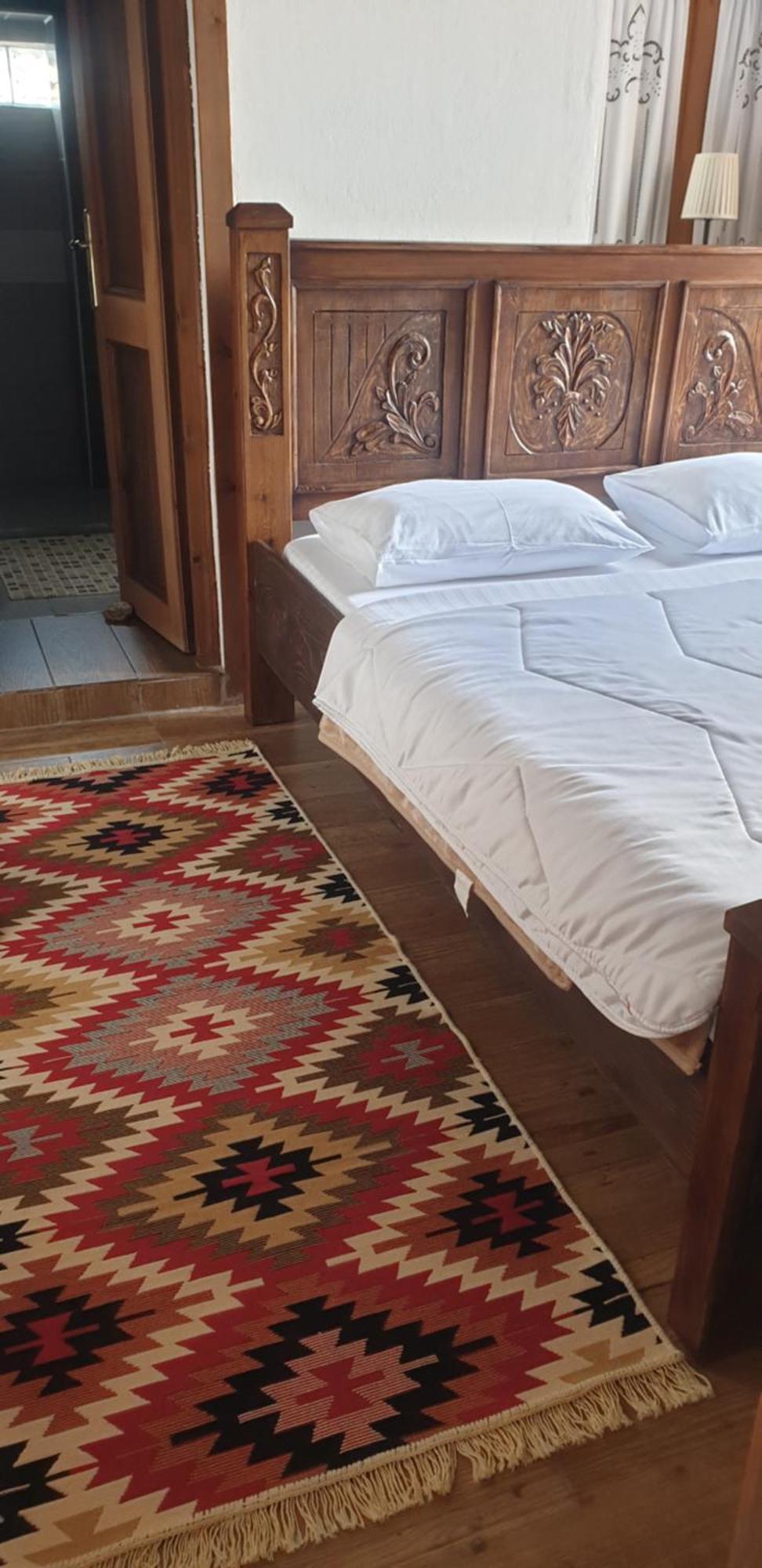 Silver Hill Guesthouse Gjirokaster Bilik gambar