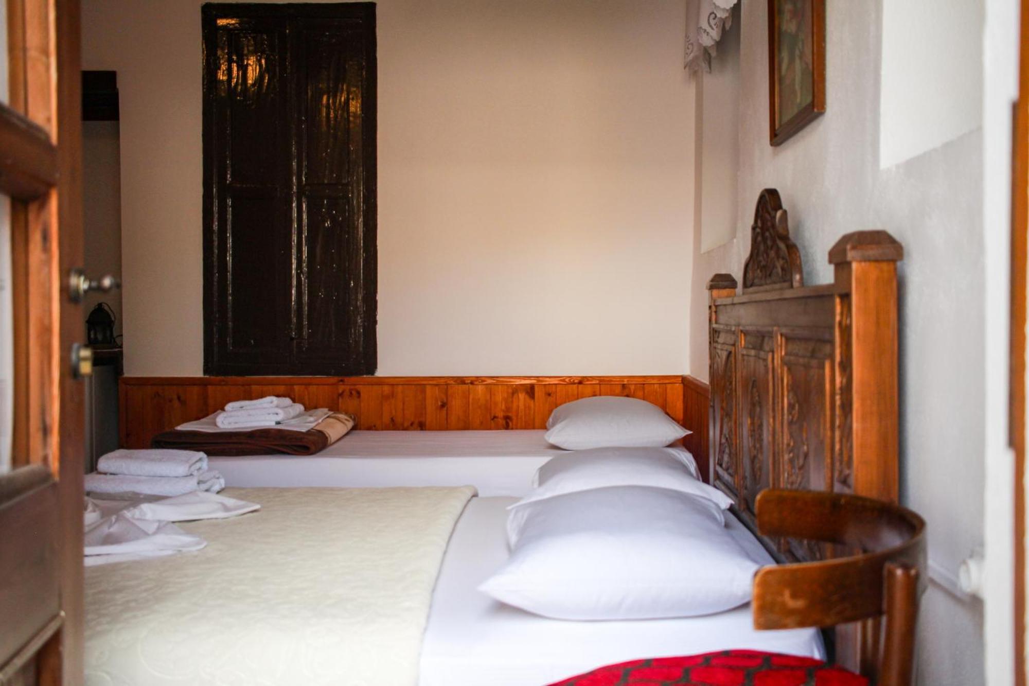 Silver Hill Guesthouse Gjirokaster Luaran gambar