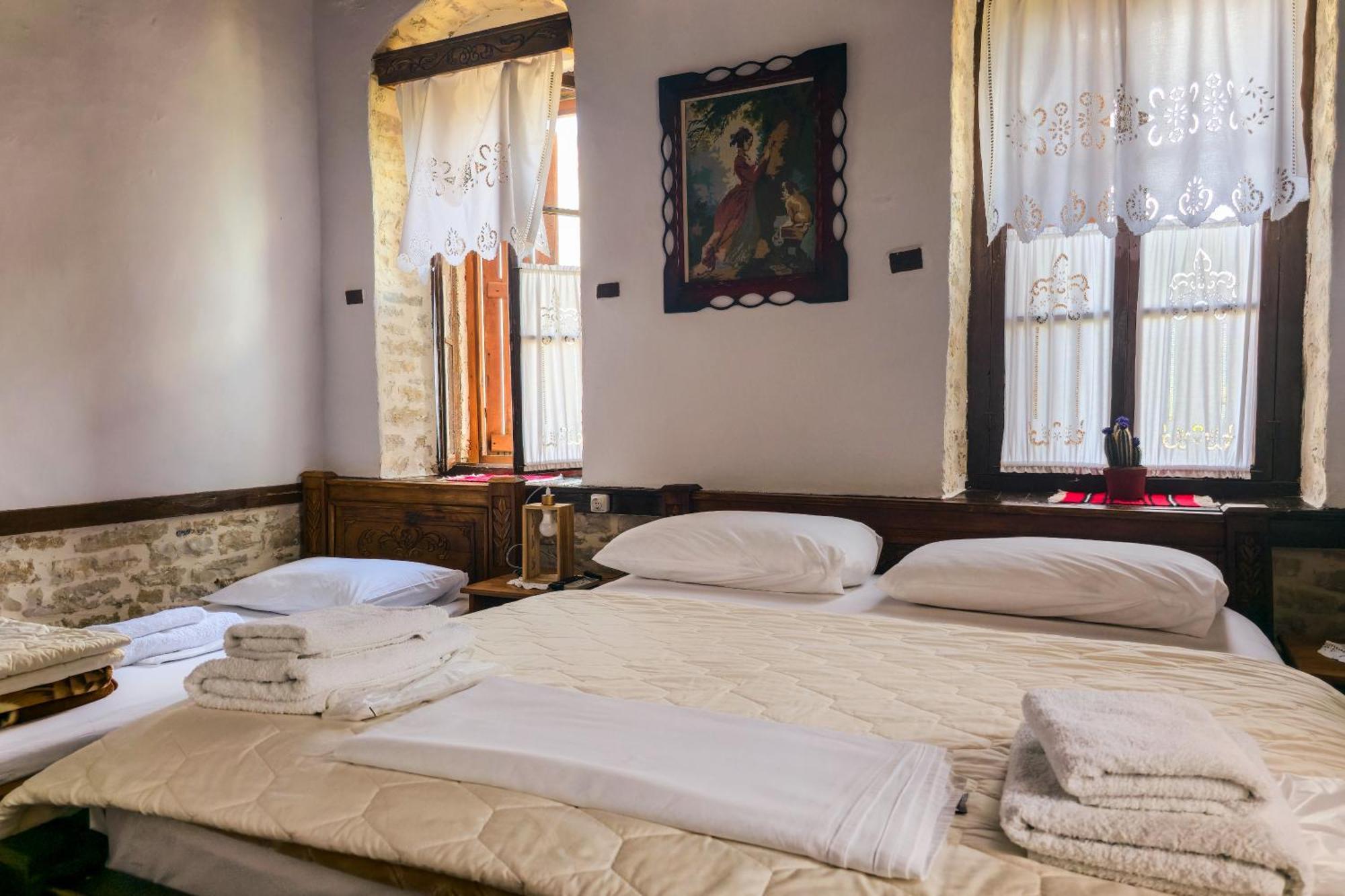 Silver Hill Guesthouse Gjirokaster Luaran gambar
